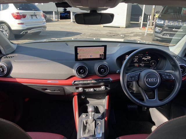 ���C���p�l����