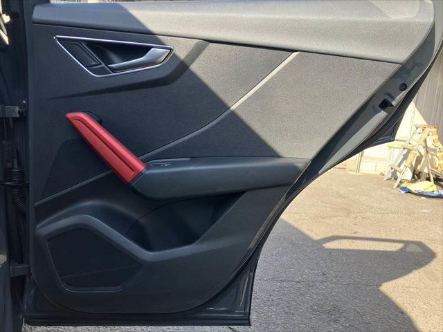 ���h�A�g����