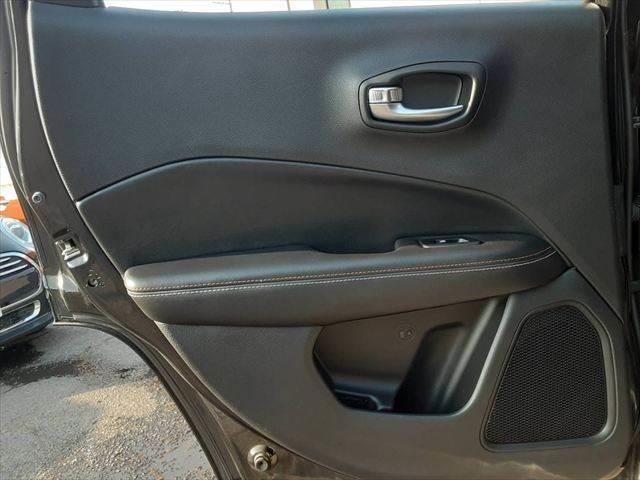 ���h�A�g����