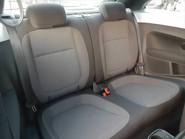 ザ・ビートル デザイン　クルーズコントロール　純正ＳＤナビ　ディスチャージヘッドランプ　バックカメラ　クリアランスソナー　禁煙車　地デジテレビ　Ｂｌｕｅｔｏｏｔｈ　ＭＴモード付シフト　ミュージックサーバー　キーレス（8枚目）