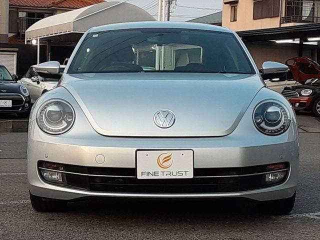 ザ・ビートル デザイン　クルーズコントロール　純正ＳＤナビ　ディスチャージヘッドランプ　バックカメラ　クリアランスソナー　禁煙車　地デジテレビ　Ｂｌｕｅｔｏｏｔｈ　ＭＴモード付シフト　ミュージックサーバー　キーレス（14枚目）