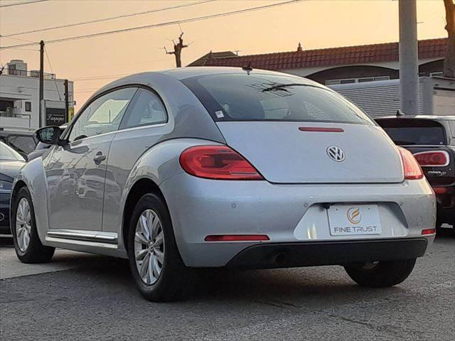 ザ・ビートル デザイン　クルーズコントロール　純正ＳＤナビ　ディスチャージヘッドランプ　バックカメラ　クリアランスソナー　禁煙車　地デジテレビ　Ｂｌｕｅｔｏｏｔｈ　ＭＴモード付シフト　ミュージックサーバー　キーレス（19枚目）