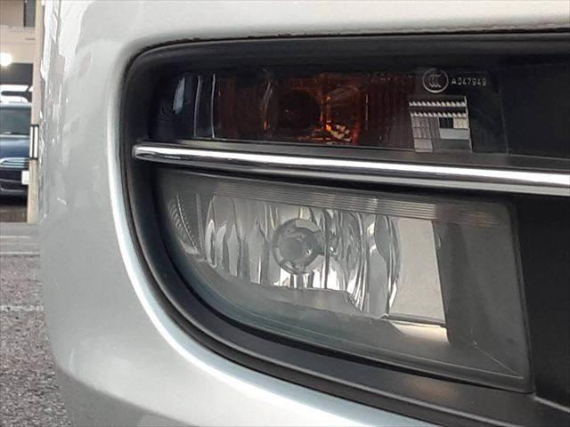 ザ・ビートル デザイン　クルーズコントロール　純正ＳＤナビ　ディスチャージヘッドランプ　バックカメラ　クリアランスソナー　禁煙車　地デジテレビ　Ｂｌｕｅｔｏｏｔｈ　ＭＴモード付シフト　ミュージックサーバー　キーレス（23枚目）