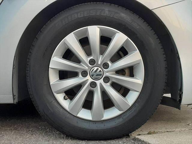 ザ・ビートル デザイン　クルーズコントロール　純正ＳＤナビ　ディスチャージヘッドランプ　バックカメラ　クリアランスソナー　禁煙車　地デジテレビ　Ｂｌｕｅｔｏｏｔｈ　ＭＴモード付シフト　ミュージックサーバー　キーレス（29枚目）