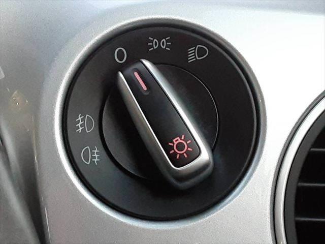 ザ・ビートル デザイン　クルーズコントロール　純正ＳＤナビ　ディスチャージヘッドランプ　バックカメラ　クリアランスソナー　禁煙車　地デジテレビ　Ｂｌｕｅｔｏｏｔｈ　ＭＴモード付シフト　ミュージックサーバー　キーレス（37枚目）