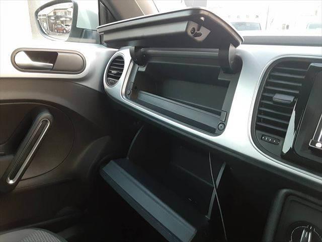 ザ・ビートル デザイン　クルーズコントロール　純正ＳＤナビ　ディスチャージヘッドランプ　バックカメラ　クリアランスソナー　禁煙車　地デジテレビ　Ｂｌｕｅｔｏｏｔｈ　ＭＴモード付シフト　ミュージックサーバー　キーレス（40枚目）