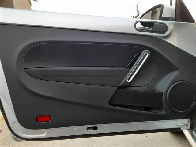 ザ・ビートル デザイン　クルーズコントロール　純正ＳＤナビ　ディスチャージヘッドランプ　バックカメラ　クリアランスソナー　禁煙車　地デジテレビ　Ｂｌｕｅｔｏｏｔｈ　ＭＴモード付シフト　ミュージックサーバー　キーレス（54枚目）