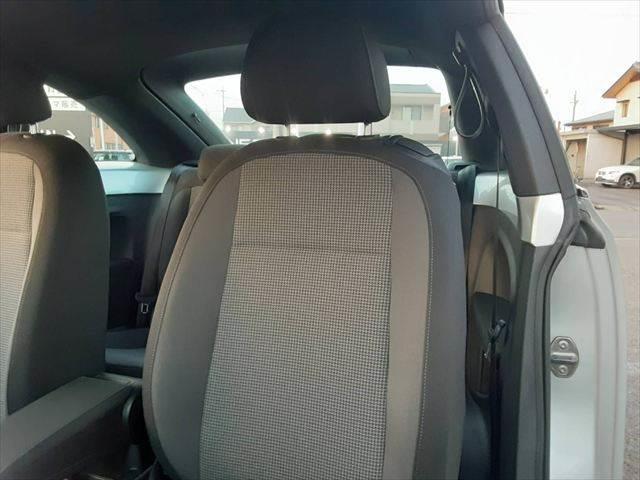 ザ・ビートル デザイン　クルーズコントロール　純正ＳＤナビ　ディスチャージヘッドランプ　バックカメラ　クリアランスソナー　禁煙車　地デジテレビ　Ｂｌｕｅｔｏｏｔｈ　ＭＴモード付シフト　ミュージックサーバー　キーレス（55枚目）