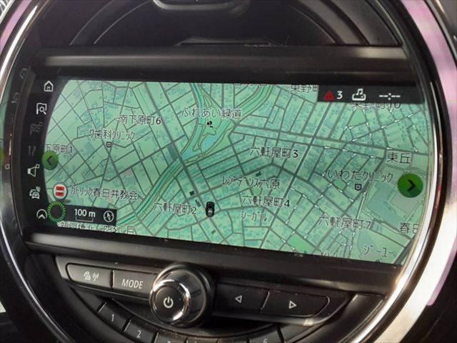 MINI クーパーD クロスオーバー ペッパーパッケージ ALL4エクステリアスタイリング アダプティブクルーズコントロール パワーバックドア LEDヘッドライト 禁煙車 純正18インチアロイホイール 純正タッチパネル インテリジェントS(4枚目)