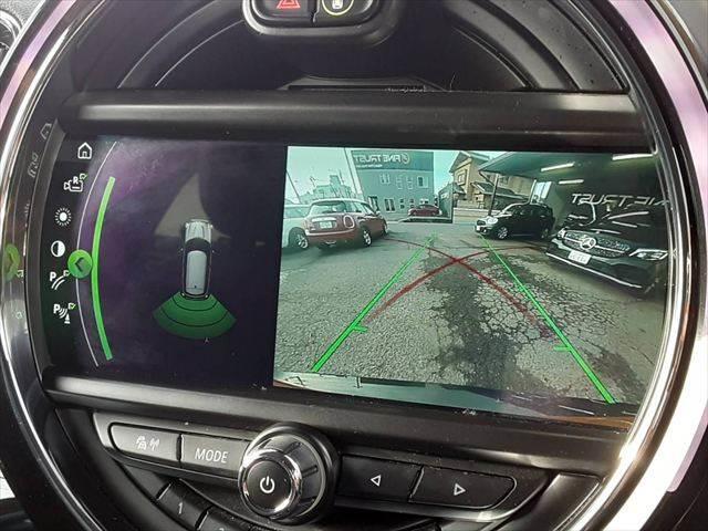 MINI クーパーD クロスオーバー ペッパーパッケージ ALL4エクステリアスタイリング アダプティブクルーズコントロール パワーバックドア LEDヘッドライト 禁煙車 純正18インチアロイホイール 純正タッチパネル インテリジェントS(6枚目)