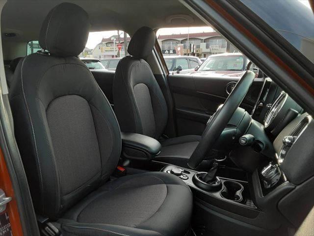 MINI クーパーD クロスオーバー ペッパーパッケージ ALL4エクステリアスタイリング アダプティブクルーズコントロール パワーバックドア LEDヘッドライト 禁煙車 純正18インチアロイホイール 純正タッチパネル インテリジェントS(7枚目)