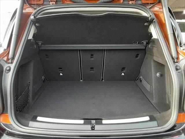 MINI クーパーD クロスオーバー ペッパーパッケージ ALL4エクステリアスタイリング アダプティブクルーズコントロール パワーバックドア LEDヘッドライト 禁煙車 純正18インチアロイホイール 純正タッチパネル インテリジェントS(9枚目)