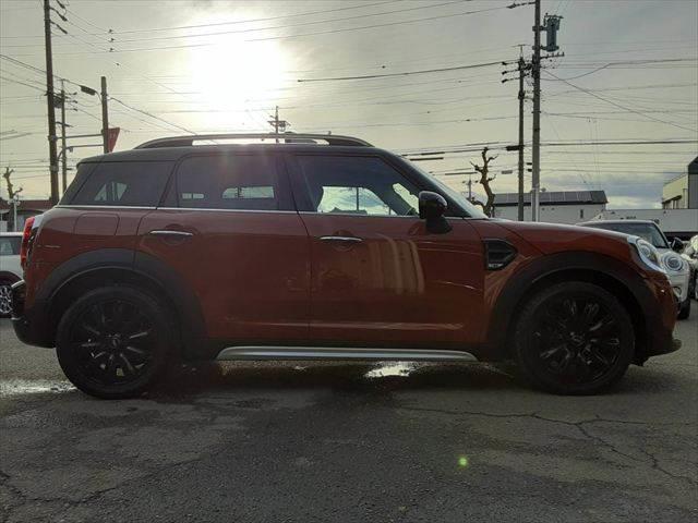 MINI クーパーD クロスオーバー ペッパーパッケージ ALL4エクステリアスタイリング アダプティブクルーズコントロール パワーバックドア LEDヘッドライト 禁煙車 純正18インチアロイホイール 純正タッチパネル インテリジェントS(16枚目)