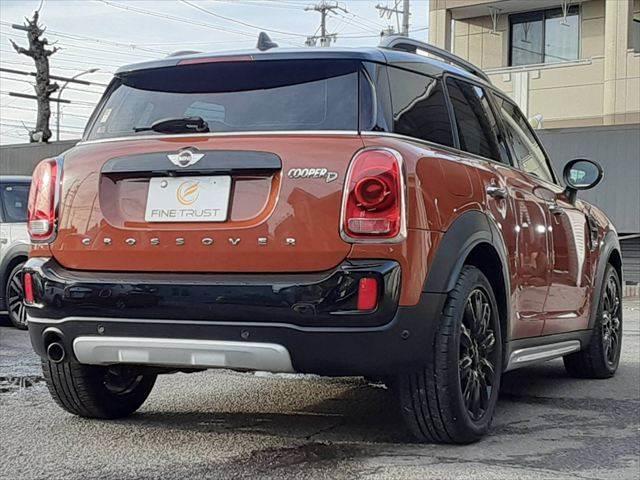MINI クーパーD クロスオーバー ペッパーパッケージ ALL4エクステリアスタイリング アダプティブクルーズコントロール パワーバックドア LEDヘッドライト 禁煙車 純正18インチアロイホイール 純正タッチパネル インテリジェントS(17枚目)