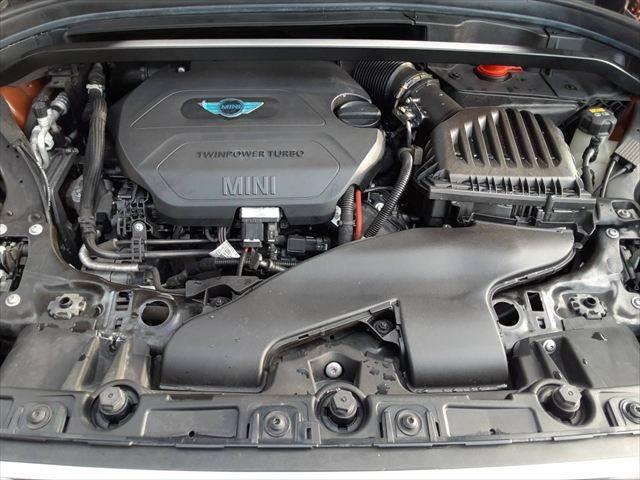 MINI クーパーD クロスオーバー ペッパーパッケージ ALL4エクステリアスタイリング アダプティブクルーズコントロール パワーバックドア LEDヘッドライト 禁煙車 純正18インチアロイホイール 純正タッチパネル インテリジェントS(30枚目)