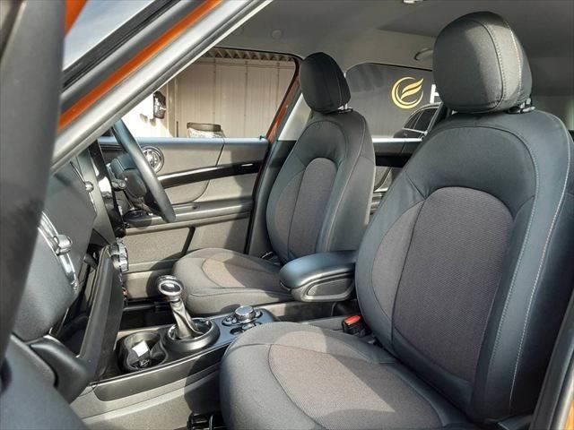 MINI クーパーD クロスオーバー ペッパーパッケージ ALL4エクステリアスタイリング アダプティブクルーズコントロール パワーバックドア LEDヘッドライト 禁煙車 純正18インチアロイホイール 純正タッチパネル インテリジェントS(31枚目)