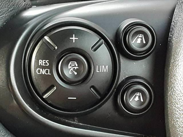 MINI クーパーD クロスオーバー ペッパーパッケージ ALL4エクステリアスタイリング アダプティブクルーズコントロール パワーバックドア LEDヘッドライト 禁煙車 純正18インチアロイホイール 純正タッチパネル インテリジェントS(35枚目)