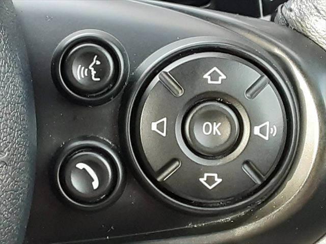 MINI クーパーD クロスオーバー ペッパーパッケージ ALL4エクステリアスタイリング アダプティブクルーズコントロール パワーバックドア LEDヘッドライト 禁煙車 純正18インチアロイホイール 純正タッチパネル インテリジェントS(36枚目)