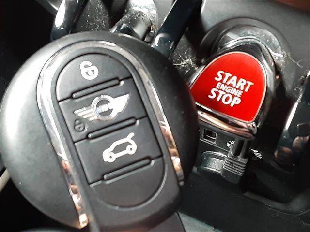 MINI クーパーD クロスオーバー ペッパーパッケージ ALL4エクステリアスタイリング アダプティブクルーズコントロール パワーバックドア LEDヘッドライト 禁煙車 純正18インチアロイホイール 純正タッチパネル インテリジェントS(43枚目)