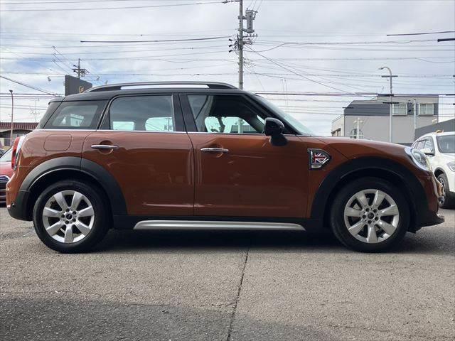 �P�R�N�o�߁A�P�O�����������̎ԗ��ł���΍Œ��Q�N�Ԃ̕ۏ؂ɂ��������������܂��B���Ԓ��̑��s�����A�C���񐔂͂Ȃ�Ɩ����������A���Օi�ȊO��ΏۂƂ����L�͈͂̕ۏ؃v���������p�ӂ������Ă���܂��B