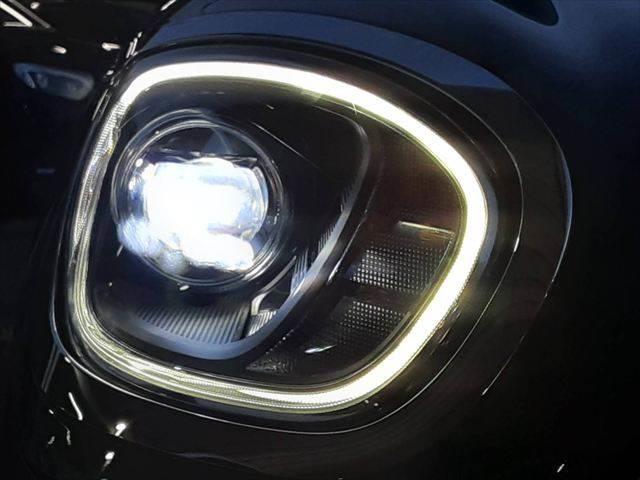 ���w�b�h���C�g�_����