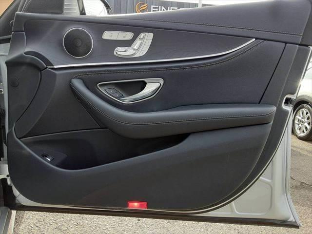 ���h�A�g����