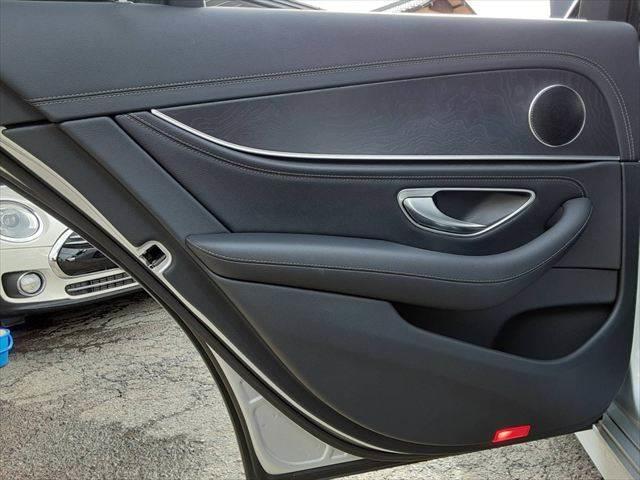 ���h�A�g����