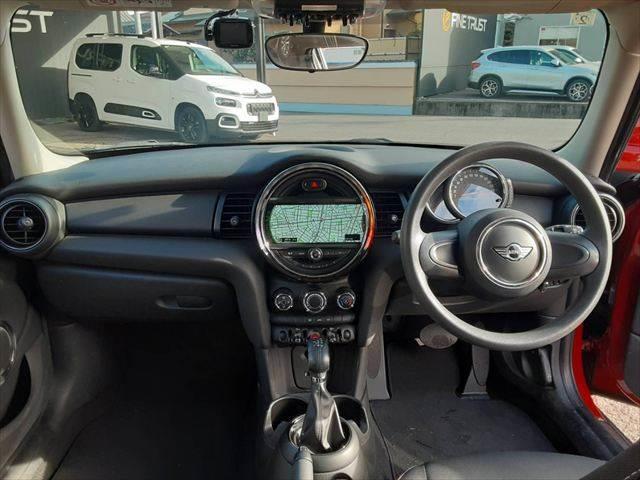 ���C���p�l����