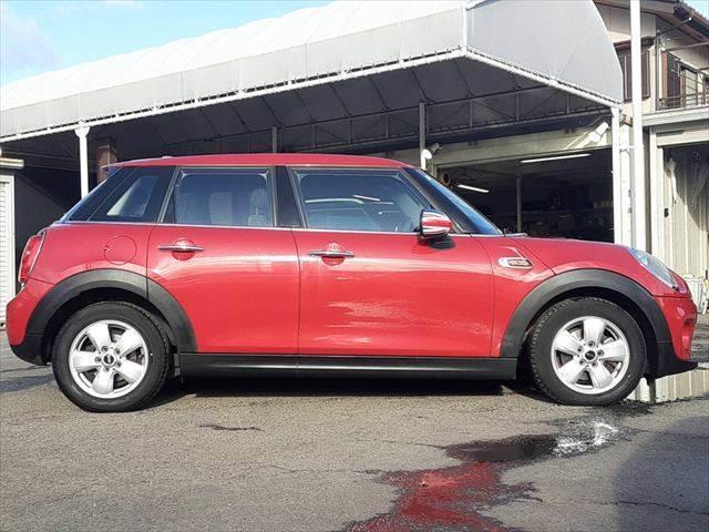 �P�R�N�o�߁A�P�O�����������̎ԗ��ł���΍Œ��Q�N�Ԃ̕ۏ؂ɂ��������������܂��B���Ԓ��̑��s�����A�C���񐔂͂Ȃ�Ɩ����������A���Օi�ȊO��ΏۂƂ����L�͈͂̕ۏ؃v���������p�ӂ������Ă���܂��B