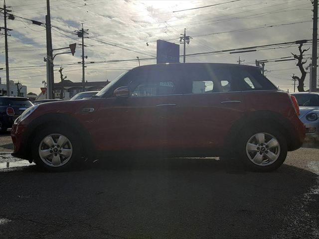 �X�ܕ~�n���ɒ��ԃX�y�[�X���������܂��B���Ԃł̂���������l���̕��͂����S����������