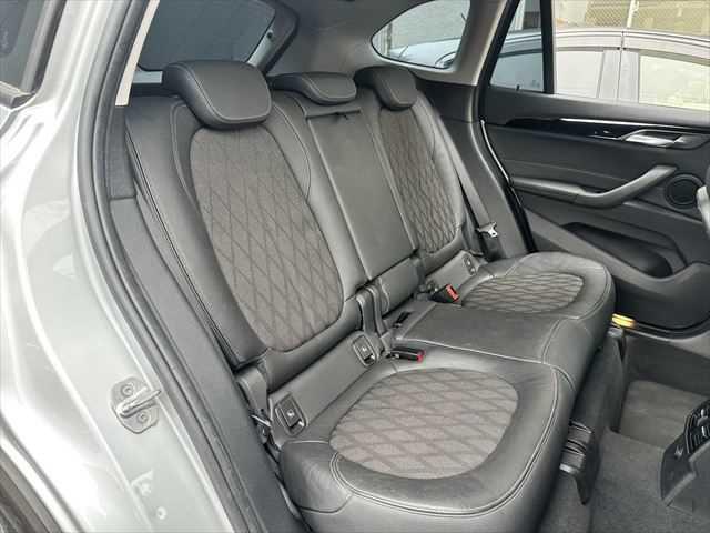 Ｘ１ ｘＤｒｉｖｅ　１８ｄ　ｘライン　コンフォートパッケージ　ドライビングアシスト　パーキングアシスト　ブラックハーフレザーシート　パワーバックドア　禁煙車　純正１８インチアルミホイール　インテリジェントセーフティ　コンフォートアクセス（8枚目）