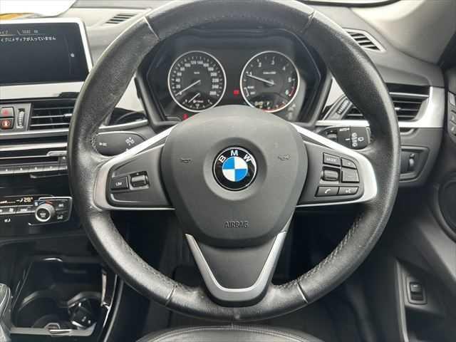 Ｘ１ ｘＤｒｉｖｅ　１８ｄ　ｘライン　コンフォートパッケージ　ドライビングアシスト　パーキングアシスト　ブラックハーフレザーシート　パワーバックドア　禁煙車　純正１８インチアルミホイール　インテリジェントセーフティ　コンフォートアクセス（10枚目）