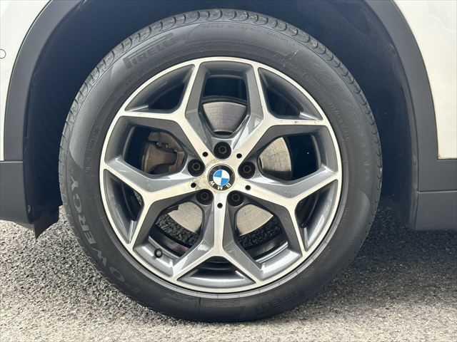 Ｘ１ ｘＤｒｉｖｅ　１８ｄ　ｘライン　コンフォートパッケージ　ドライビングアシスト　パーキングアシスト　ブラックハーフレザーシート　パワーバックドア　禁煙車　純正１８インチアルミホイール　インテリジェントセーフティ　コンフォートアクセス（13枚目）