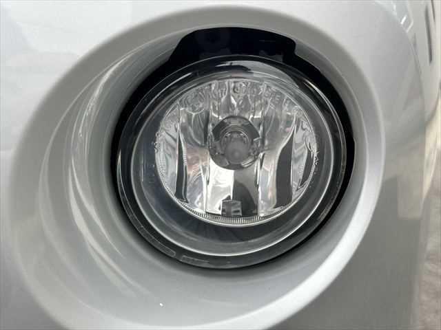 Ｘ１ ｘＤｒｉｖｅ　１８ｄ　ｘライン　コンフォートパッケージ　ドライビングアシスト　パーキングアシスト　ブラックハーフレザーシート　パワーバックドア　禁煙車　純正１８インチアルミホイール　インテリジェントセーフティ　コンフォートアクセス（23枚目）