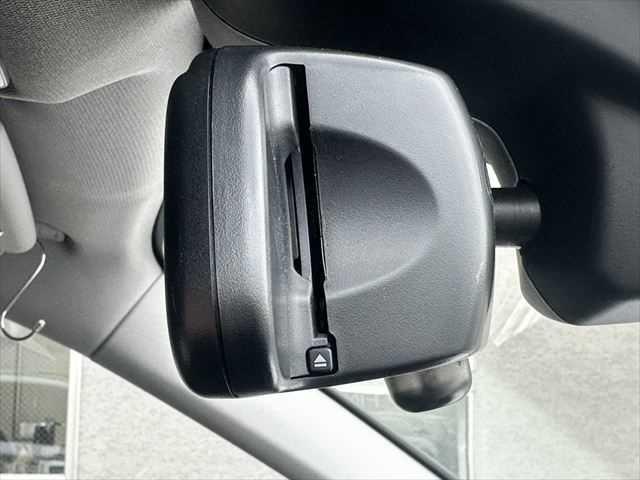 Ｘ１ ｘＤｒｉｖｅ　１８ｄ　ｘライン　コンフォートパッケージ　ドライビングアシスト　パーキングアシスト　ブラックハーフレザーシート　パワーバックドア　禁煙車　純正１８インチアルミホイール　インテリジェントセーフティ　コンフォートアクセス（41枚目）