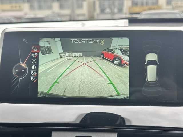 Ｘ１ ｘＤｒｉｖｅ　２０ｉ　ｘライン　コンフォートパッケージ　ドライビングアシスト　パーキングアシスト　パワーバックドア　ＬＥＤヘッドライト　禁煙車　インテリジェントセーフティ　コンフォートアクセス　純正１８インチアルミホイール（6枚目）