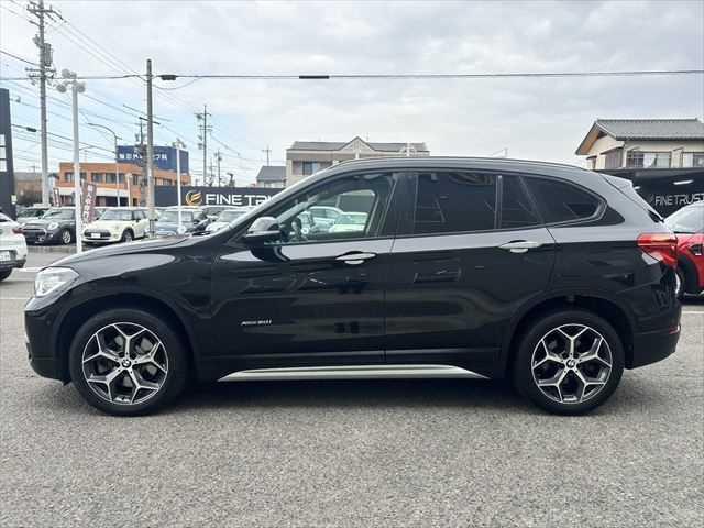 Ｘ１ ｘＤｒｉｖｅ　２０ｉ　ｘライン　コンフォートパッケージ　ドライビングアシスト　パーキングアシスト　パワーバックドア　ＬＥＤヘッドライト　禁煙車　インテリジェントセーフティ　コンフォートアクセス　純正１８インチアルミホイール（20枚目）