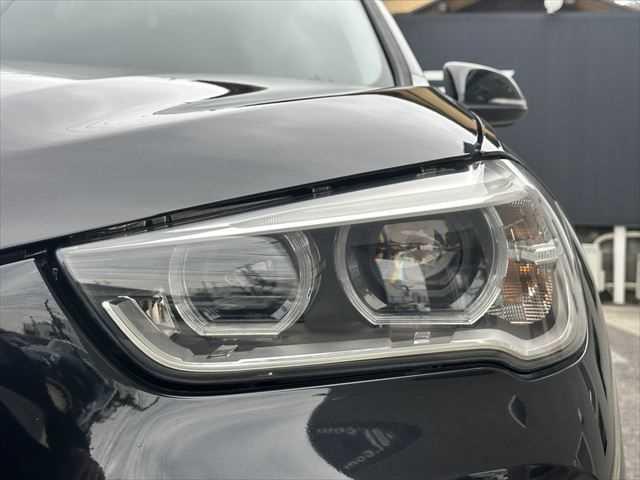 Ｘ１ ｘＤｒｉｖｅ　２０ｉ　ｘライン　コンフォートパッケージ　ドライビングアシスト　パーキングアシスト　パワーバックドア　ＬＥＤヘッドライト　禁煙車　インテリジェントセーフティ　コンフォートアクセス　純正１８インチアルミホイール（21枚目）