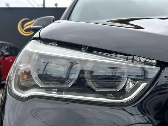 Ｘ１ ｘＤｒｉｖｅ　２０ｉ　ｘライン　コンフォートパッケージ　ドライビングアシスト　パーキングアシスト　パワーバックドア　ＬＥＤヘッドライト　禁煙車　インテリジェントセーフティ　コンフォートアクセス　純正１８インチアルミホイール（22枚目）