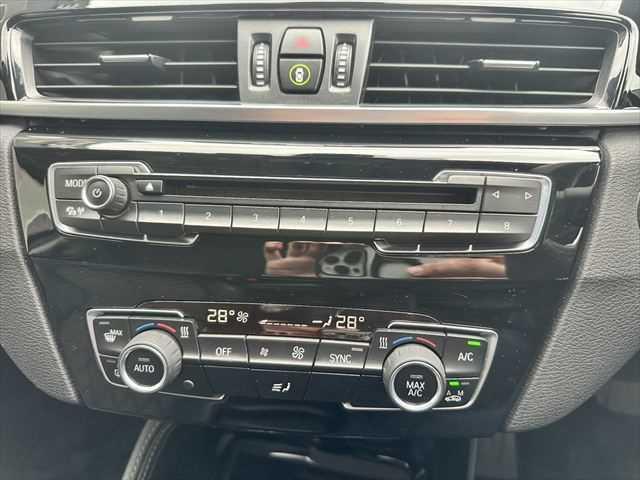 Ｘ１ ｘＤｒｉｖｅ　２０ｉ　ｘライン　コンフォートパッケージ　ドライビングアシスト　パーキングアシスト　パワーバックドア　ＬＥＤヘッドライト　禁煙車　インテリジェントセーフティ　コンフォートアクセス　純正１８インチアルミホイール（34枚目）