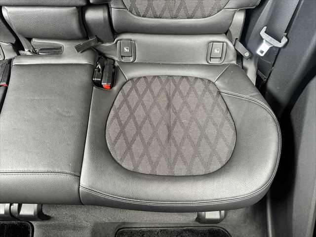 Ｘ１ ｘＤｒｉｖｅ　２０ｉ　ｘライン　コンフォートパッケージ　ドライビングアシスト　パーキングアシスト　パワーバックドア　ＬＥＤヘッドライト　禁煙車　インテリジェントセーフティ　コンフォートアクセス　純正１８インチアルミホイール（57枚目）