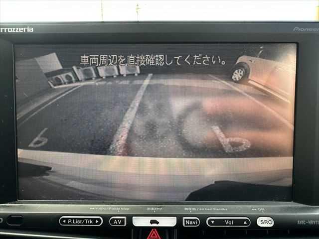 Ｘ１ ｓＤｒｉｖｅ　２０ｉ　ｘライン　ＨＤＤナビ　バックカメラ　ＨＩＤヘッドライト　フルセグＴＶ　純正１９インチアルミホイール　禁煙車　ハーフレザーシート　ＭＴモード付シフト　ＥＴＣ　ルーフレール　アイドリングストップ　スマートキー（6枚目）