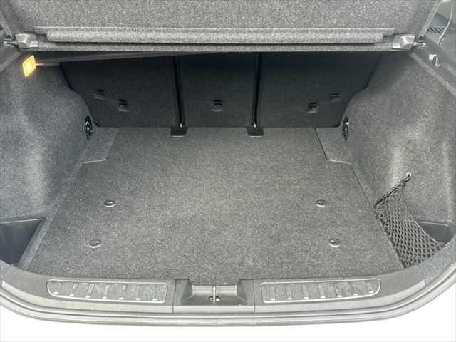 Ｘ１ ｓＤｒｉｖｅ　２０ｉ　ｘライン　ＨＤＤナビ　バックカメラ　ＨＩＤヘッドライト　フルセグＴＶ　純正１９インチアルミホイール　禁煙車　ハーフレザーシート　ＭＴモード付シフト　ＥＴＣ　ルーフレール　アイドリングストップ　スマートキー（9枚目）