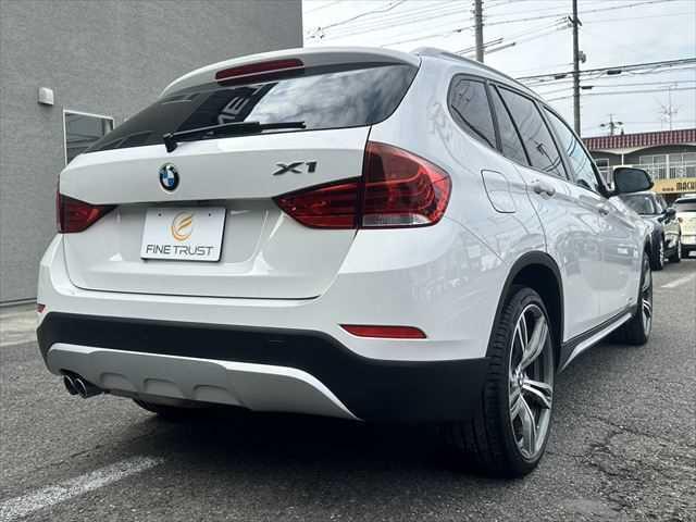 Ｘ１ ｓＤｒｉｖｅ　２０ｉ　ｘライン　ＨＤＤナビ　バックカメラ　ＨＩＤヘッドライト　フルセグＴＶ　純正１９インチアルミホイール　禁煙車　ハーフレザーシート　ＭＴモード付シフト　ＥＴＣ　ルーフレール　アイドリングストップ　スマートキー（16枚目）