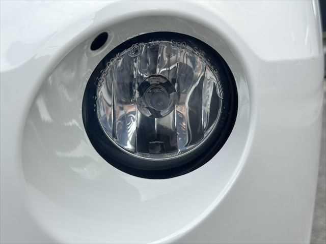 Ｘ１ ｓＤｒｉｖｅ　２０ｉ　ｘライン　ＨＤＤナビ　バックカメラ　ＨＩＤヘッドライト　フルセグＴＶ　純正１９インチアルミホイール　禁煙車　ハーフレザーシート　ＭＴモード付シフト　ＥＴＣ　ルーフレール　アイドリングストップ　スマートキー（22枚目）