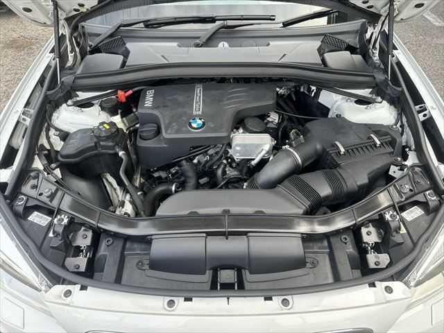 Ｘ１ ｓＤｒｉｖｅ　２０ｉ　ｘライン　ＨＤＤナビ　バックカメラ　ＨＩＤヘッドライト　フルセグＴＶ　純正１９インチアルミホイール　禁煙車　ハーフレザーシート　ＭＴモード付シフト　ＥＴＣ　ルーフレール　アイドリングストップ　スマートキー（29枚目）