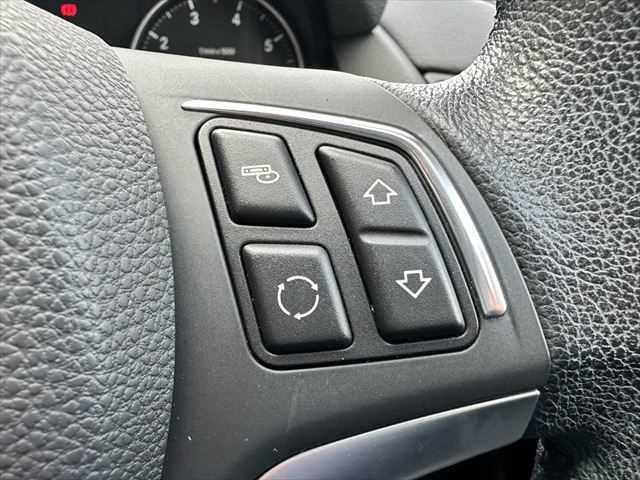 Ｘ１ ｓＤｒｉｖｅ　２０ｉ　ｘライン　ＨＤＤナビ　バックカメラ　ＨＩＤヘッドライト　フルセグＴＶ　純正１９インチアルミホイール　禁煙車　ハーフレザーシート　ＭＴモード付シフト　ＥＴＣ　ルーフレール　アイドリングストップ　スマートキー（35枚目）