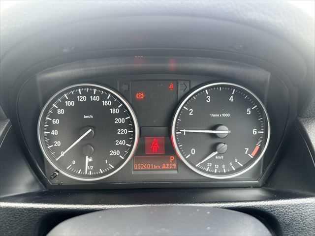 Ｘ１ ｓＤｒｉｖｅ　２０ｉ　ｘライン　ＨＤＤナビ　バックカメラ　ＨＩＤヘッドライト　フルセグＴＶ　純正１９インチアルミホイール　禁煙車　ハーフレザーシート　ＭＴモード付シフト　ＥＴＣ　ルーフレール　アイドリングストップ　スマートキー（36枚目）