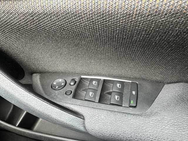 Ｘ１ ｓＤｒｉｖｅ　２０ｉ　ｘライン　ＨＤＤナビ　バックカメラ　ＨＩＤヘッドライト　フルセグＴＶ　純正１９インチアルミホイール　禁煙車　ハーフレザーシート　ＭＴモード付シフト　ＥＴＣ　ルーフレール　アイドリングストップ　スマートキー（38枚目）