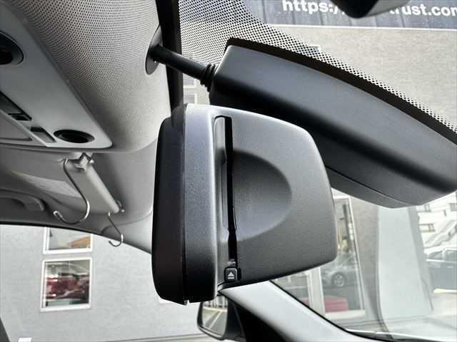 Ｘ１ ｓＤｒｉｖｅ　２０ｉ　ｘライン　ＨＤＤナビ　バックカメラ　ＨＩＤヘッドライト　フルセグＴＶ　純正１９インチアルミホイール　禁煙車　ハーフレザーシート　ＭＴモード付シフト　ＥＴＣ　ルーフレール　アイドリングストップ　スマートキー（39枚目）